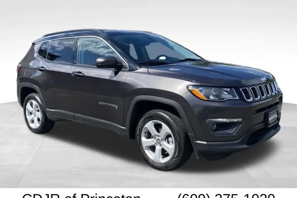 2020 Jeep Compass Latitude photo 1