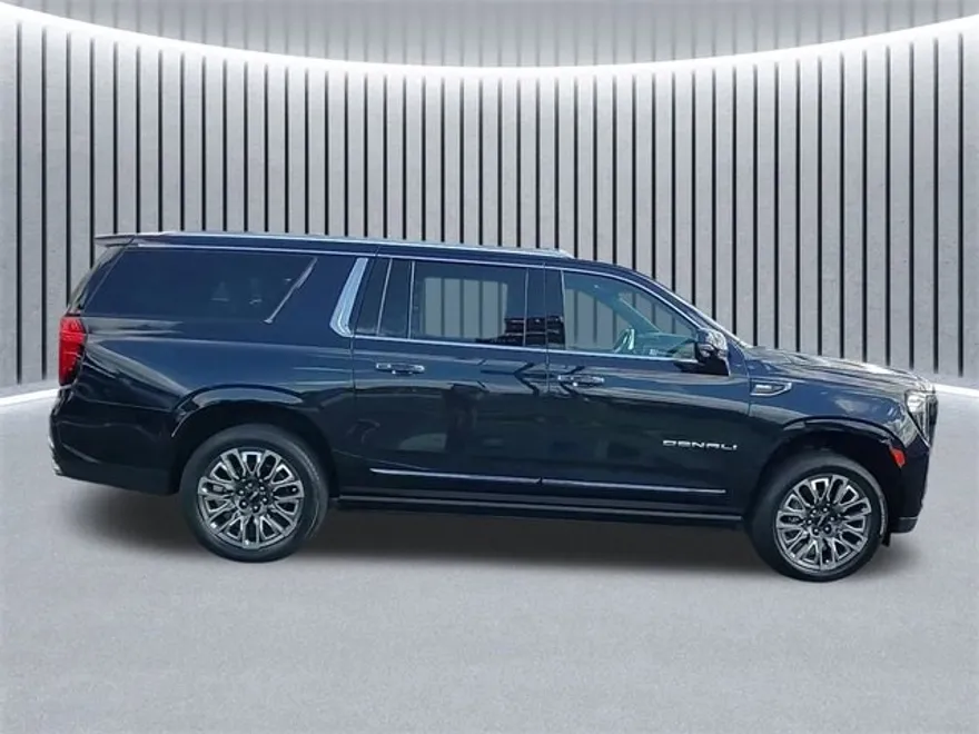 2023 Gmc Yukon XL Denali Ultimate photo 1