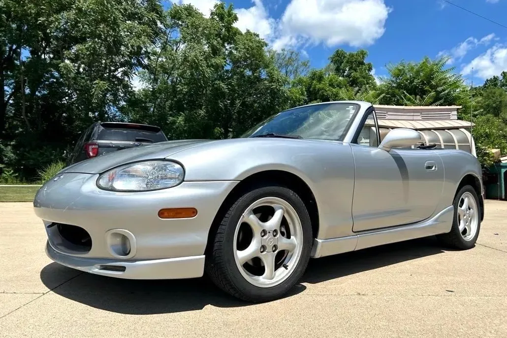 2000 Mazda MX-5 Miata Miata Special Edition photo 1