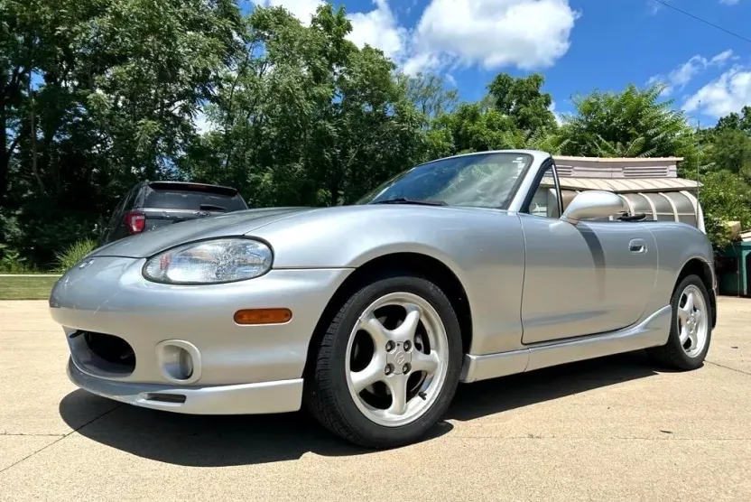 2000 Mazda MX-5 Miata Miata Special Edition photo 1
