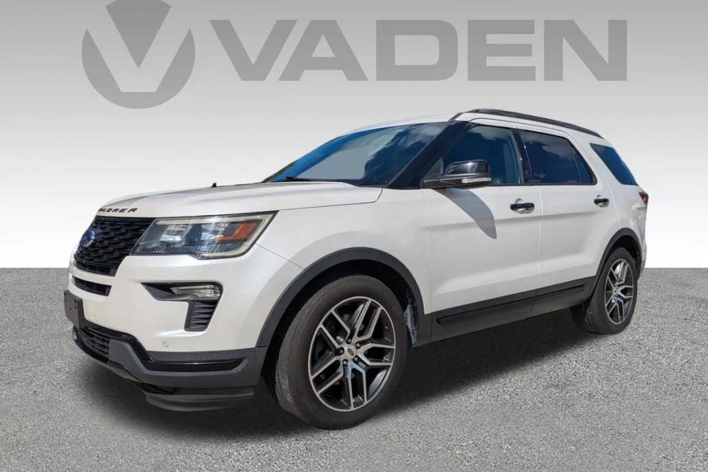 2019 Ford Explorer Sport photo 1