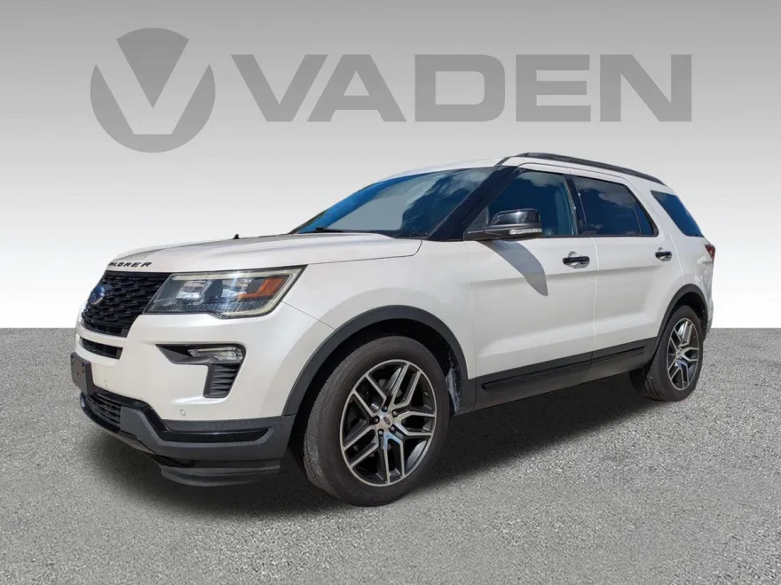 2019 Ford Explorer Sport photo 1