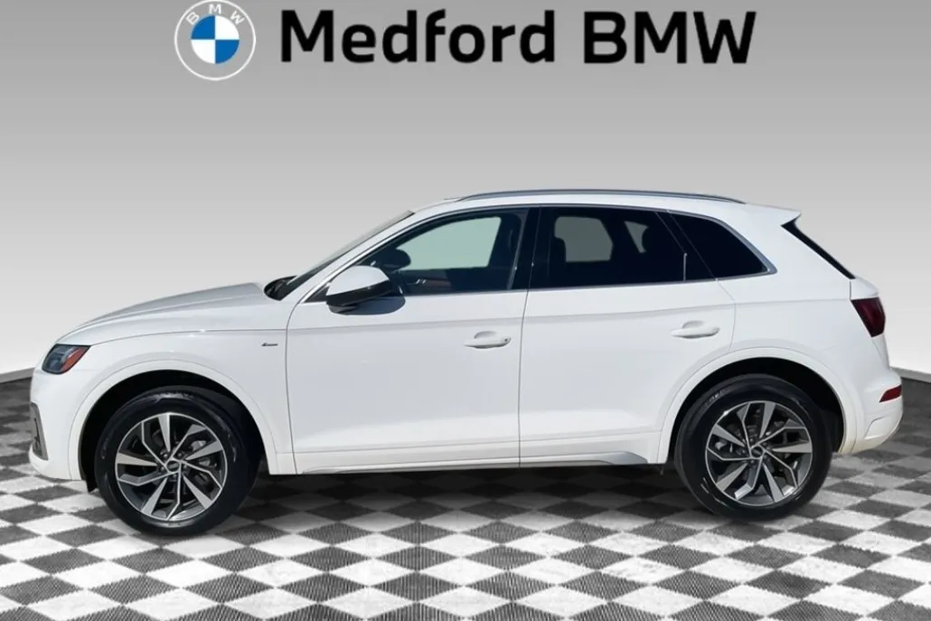 2023 Audi Q5 45 S line Premium Plus photo 1
