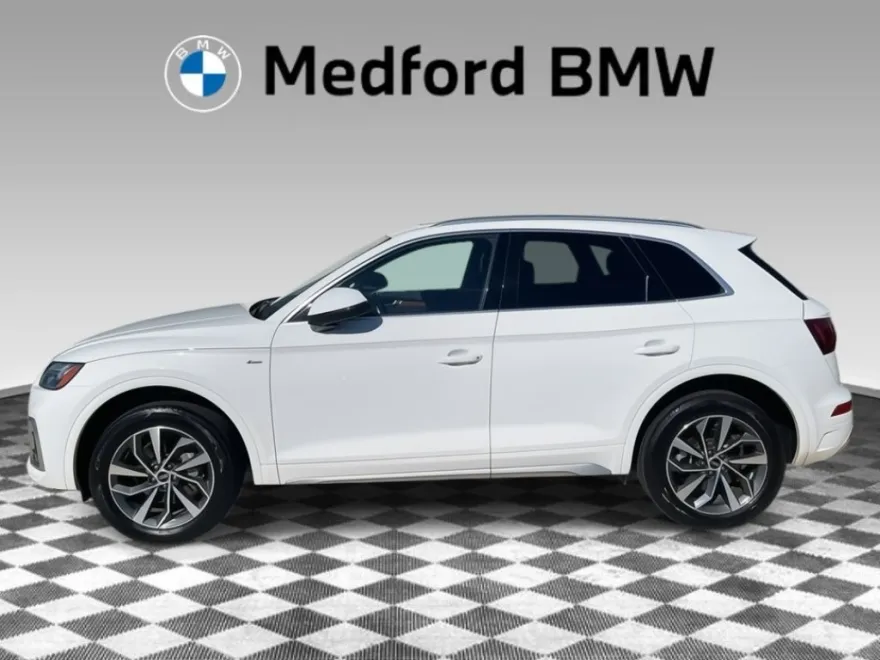 2023 Audi Q5 45 S line Premium Plus photo 1