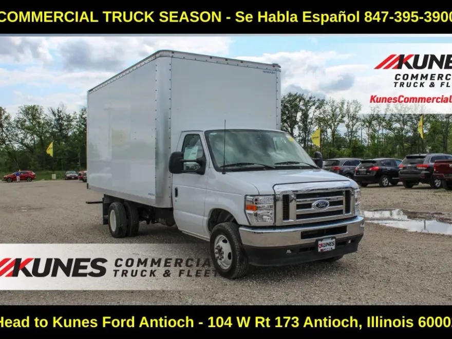 2025 Ford E-450 Cutaway photo 1