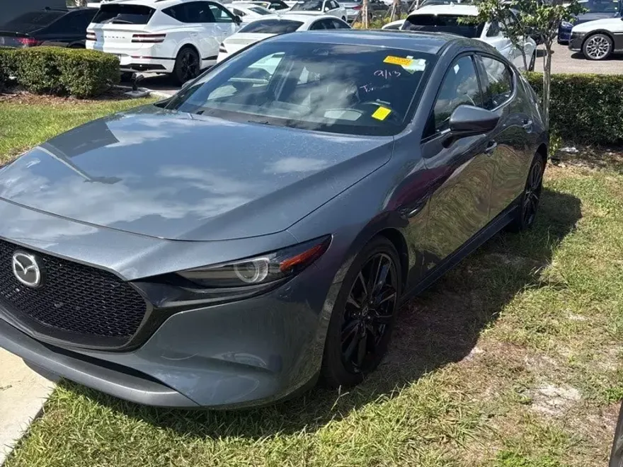 2019 Mazda Mazda3 Premium Hatchback photo 1