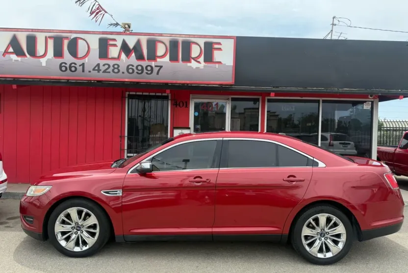 2011 Ford Taurus Limited photo 1