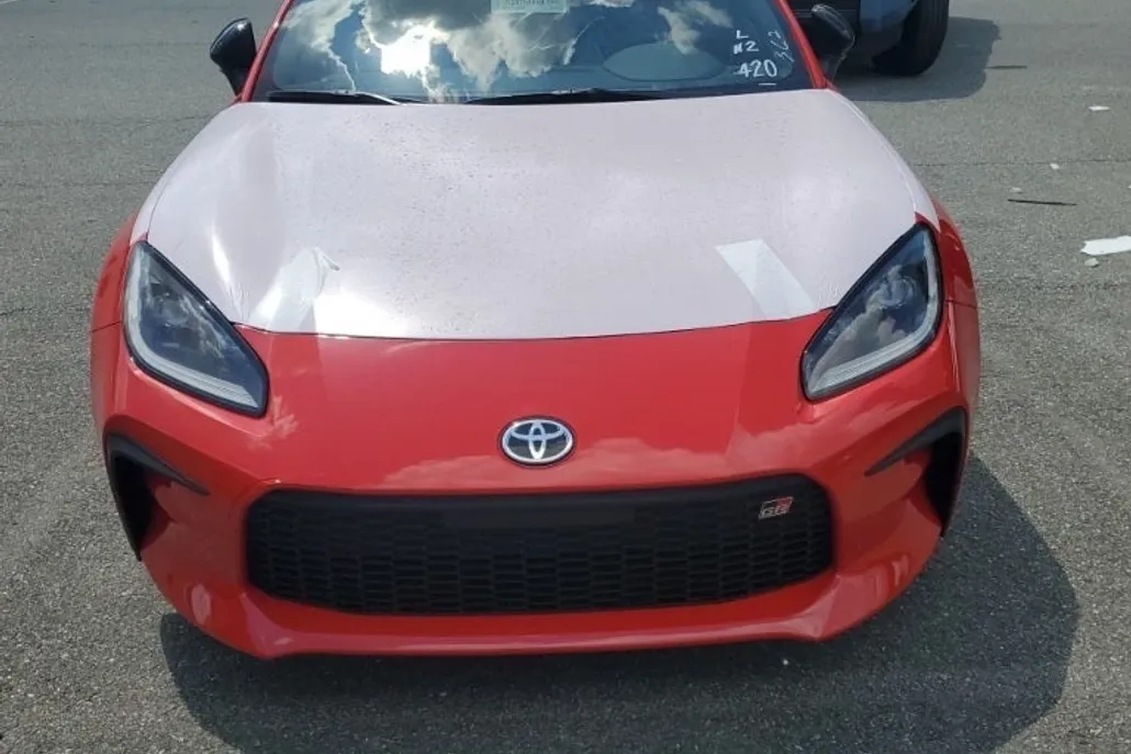 2025 Toyota GR86 Base photo 1