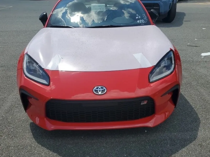 2025 Toyota GR86 Base photo 1