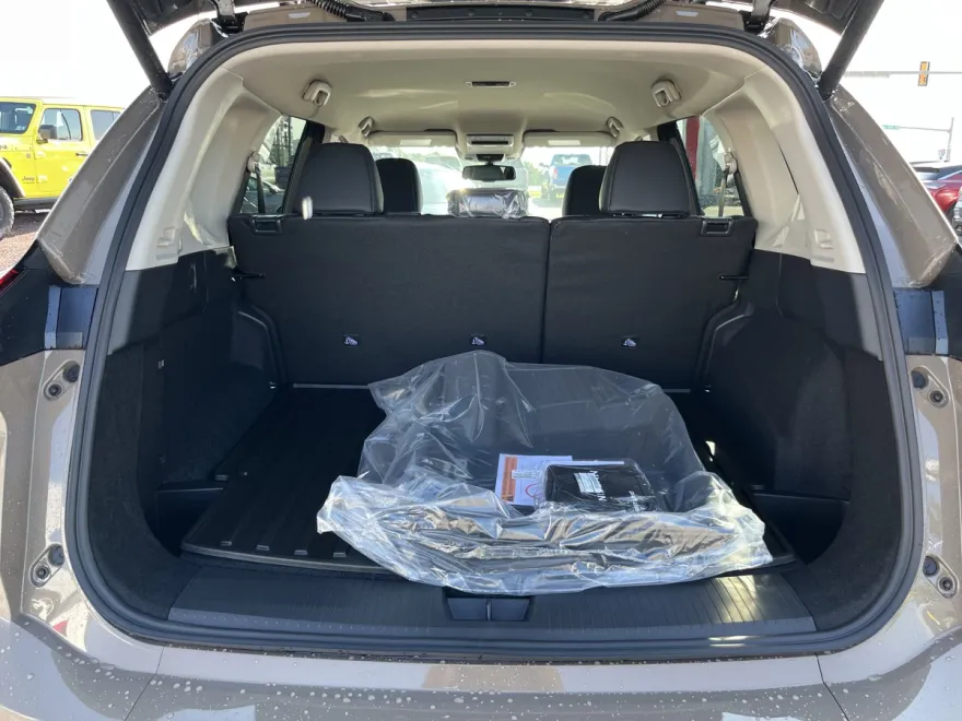 2026 Nissan Rogue SV photo 1