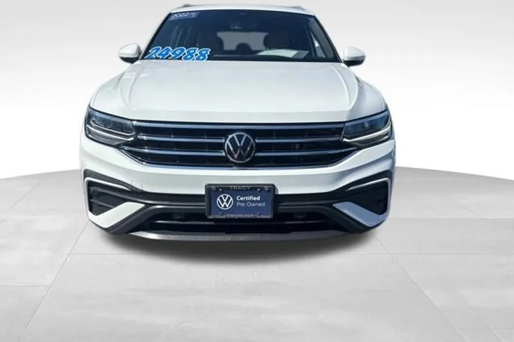 2022 Volkswagen Tiguan SE photo 1