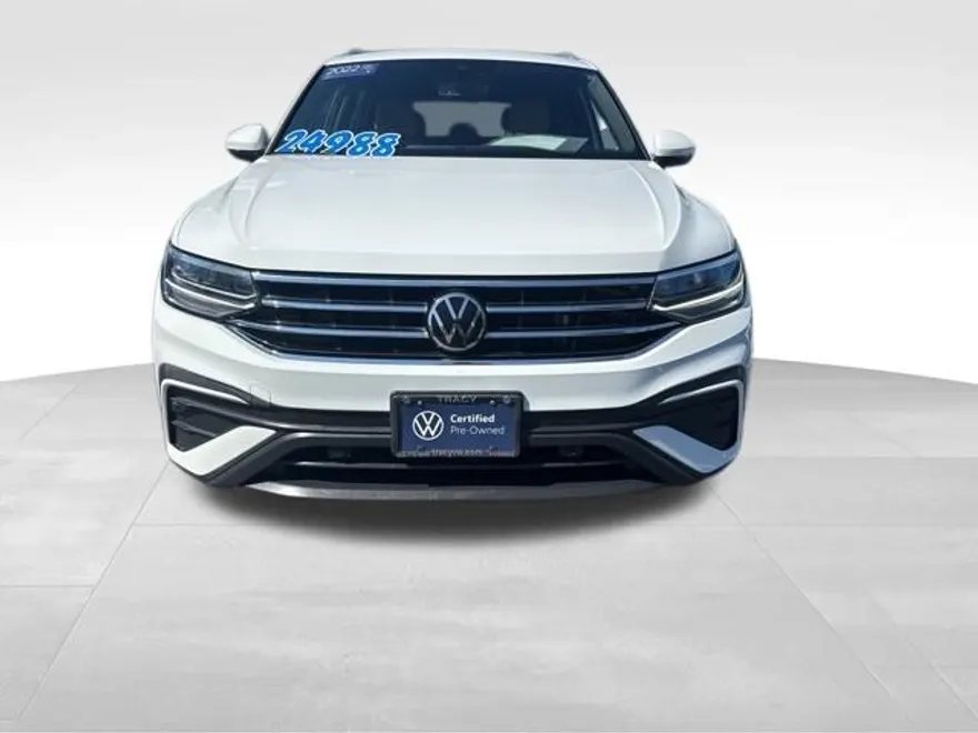 2022 Volkswagen Tiguan SE photo 1