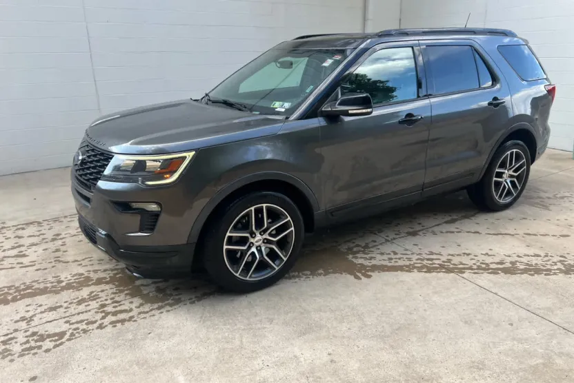 2018 Ford Explorer Sport photo 1