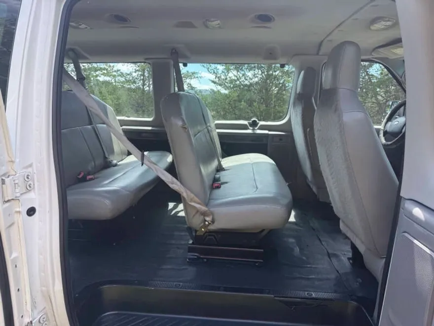 2013 Ford E-350 photo 1