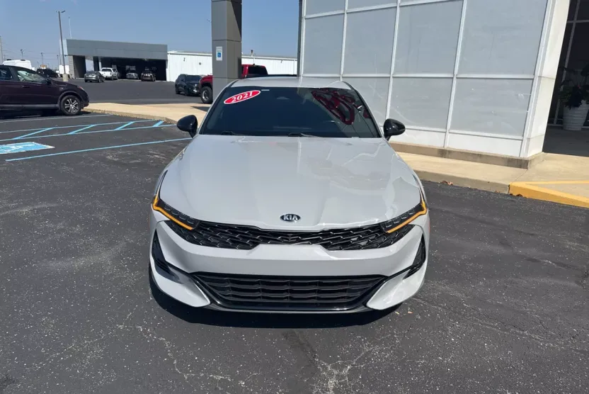 2021 Kia K5 GT-Line photo 1