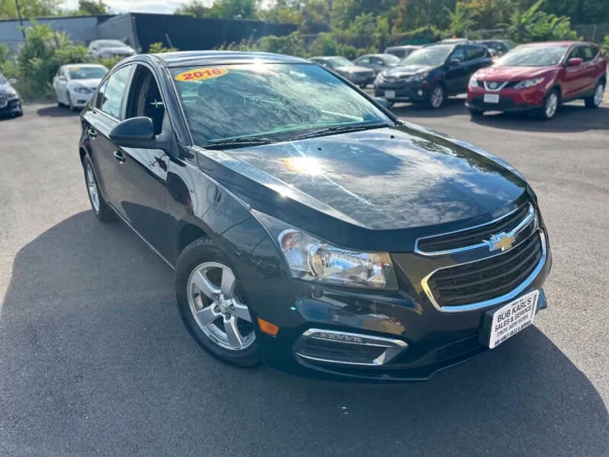 2016 Chevrolet Cruze photo 1