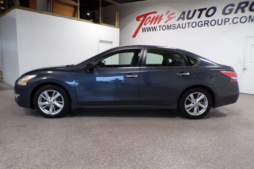 2013 Nissan Altima 2.5 SV photo 1