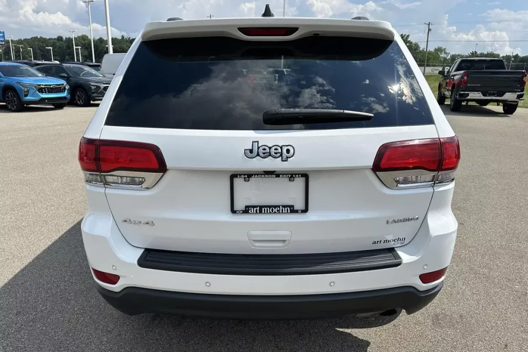 2021 Jeep Grand Cherokee Laredo E photo 1