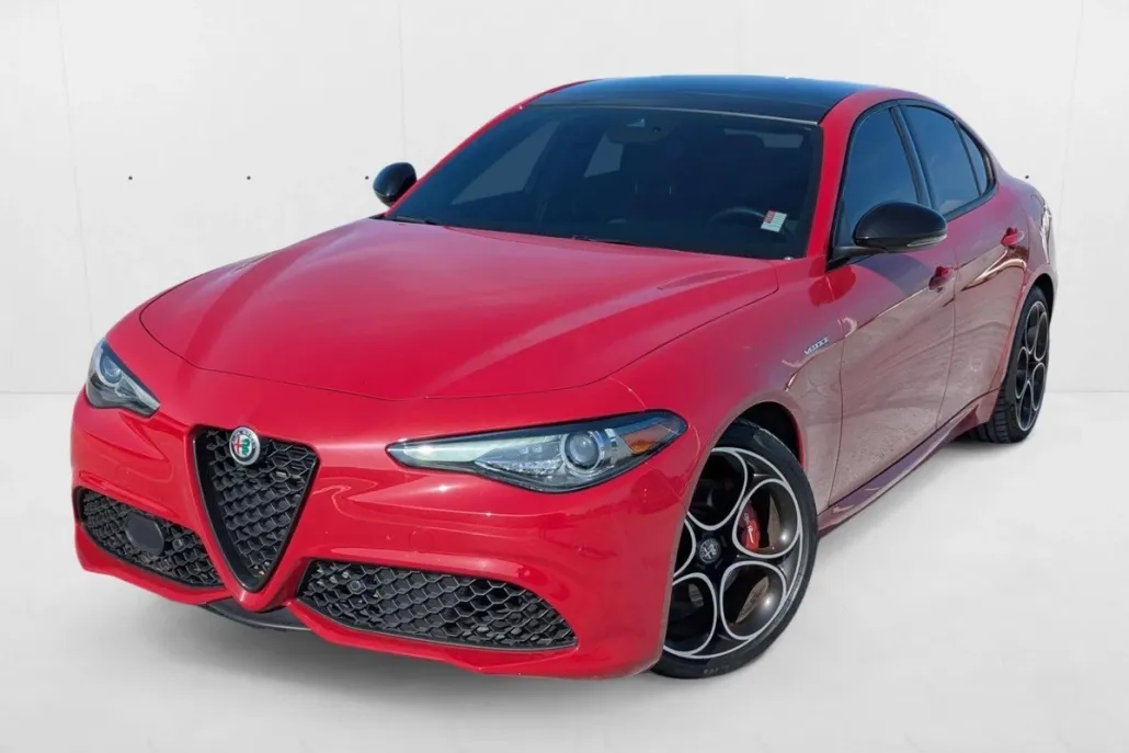 2023 Alfa Romeo Giulia Ti photo 1