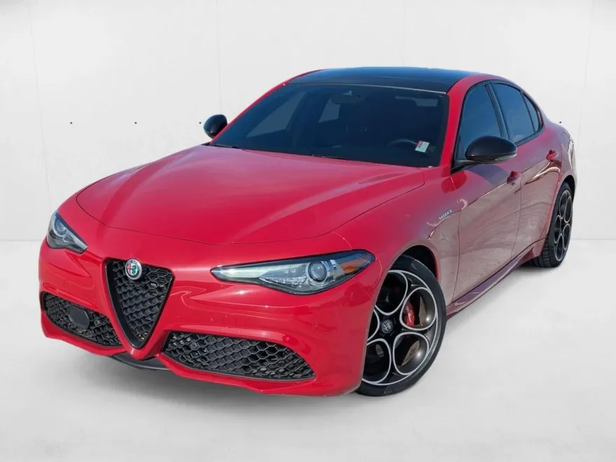 2023 Alfa Romeo Giulia Ti photo 1