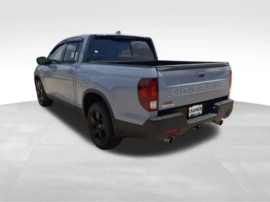 2024 Honda Ridgeline Black Edition photo 1