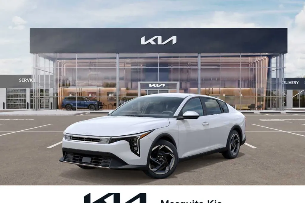 2025 Kia K4 EX photo 1