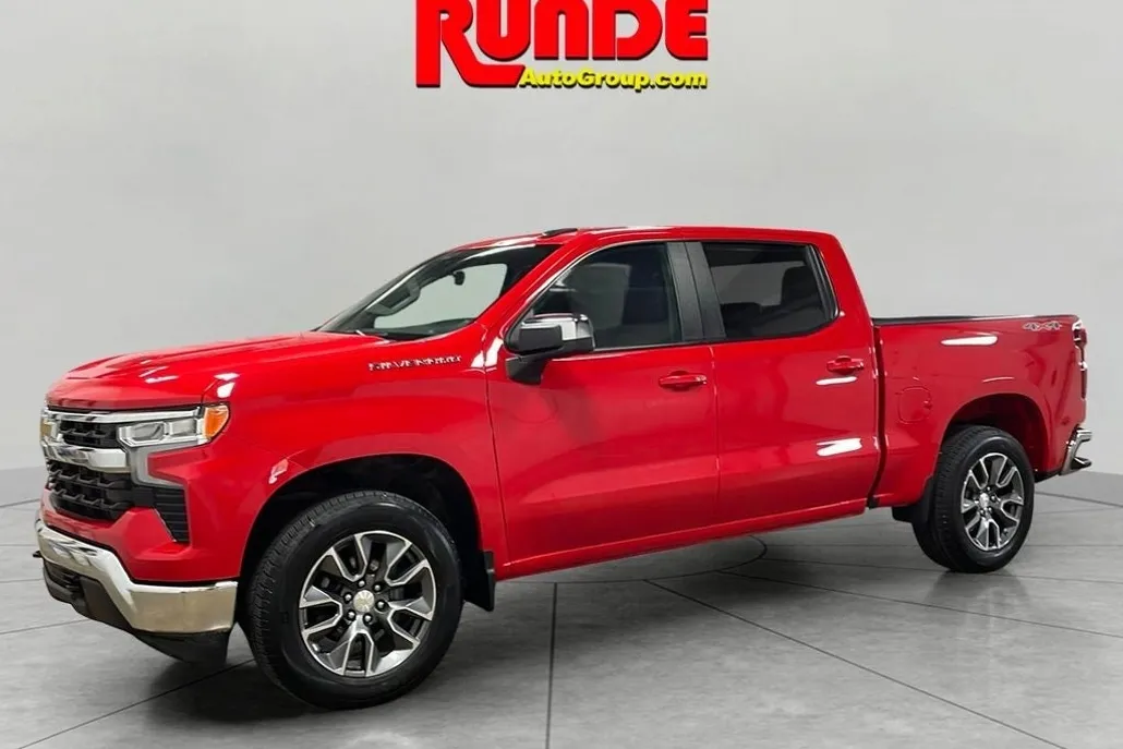 2023 Chevrolet Silverado 1500 LT photo 1