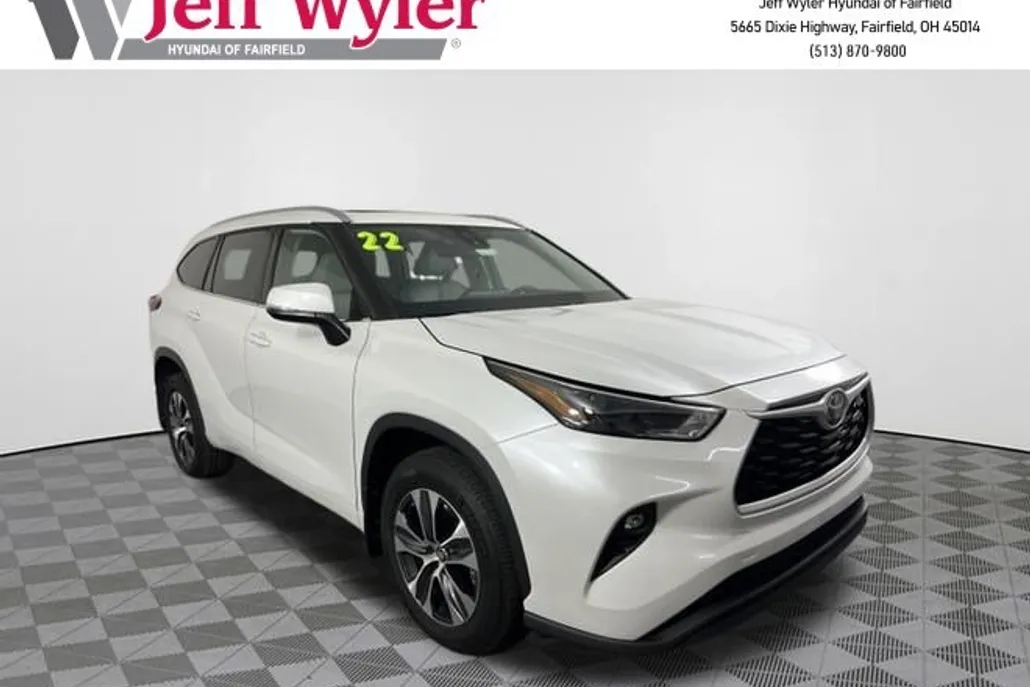 2022 Toyota Highlander XLE photo 1