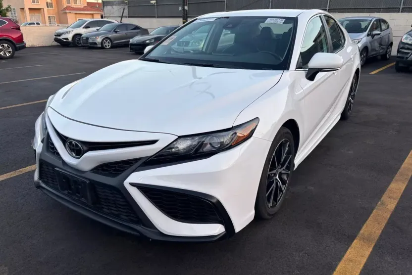 2024 Toyota Camry SE photo 1