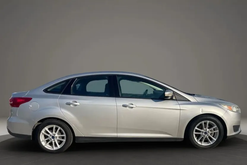 2015 Ford Focus Sedan photo 1