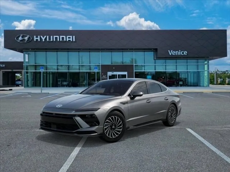 2025 Hyundai Sonata Hybrid Limited photo 1