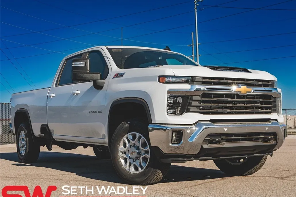 2025 Chevrolet Silverado 2500HD LT photo 1