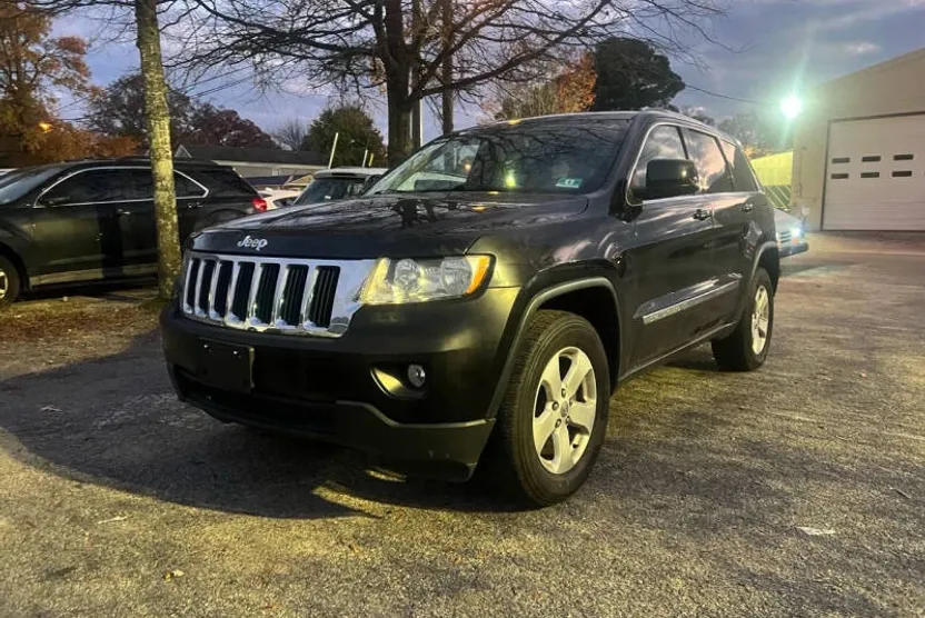 2012 Jeep Grand Cherokee Laredo photo 1