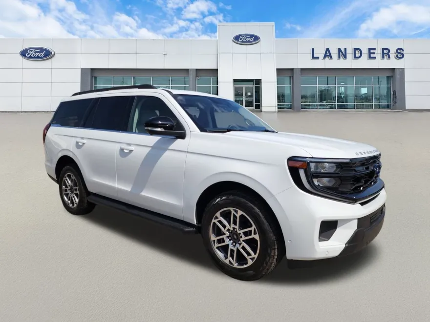 2025 Ford Expedition photo 1