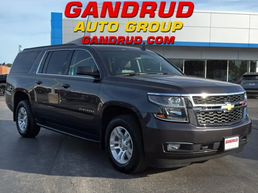 2018 Chevrolet Suburban 1500 LT photo 1