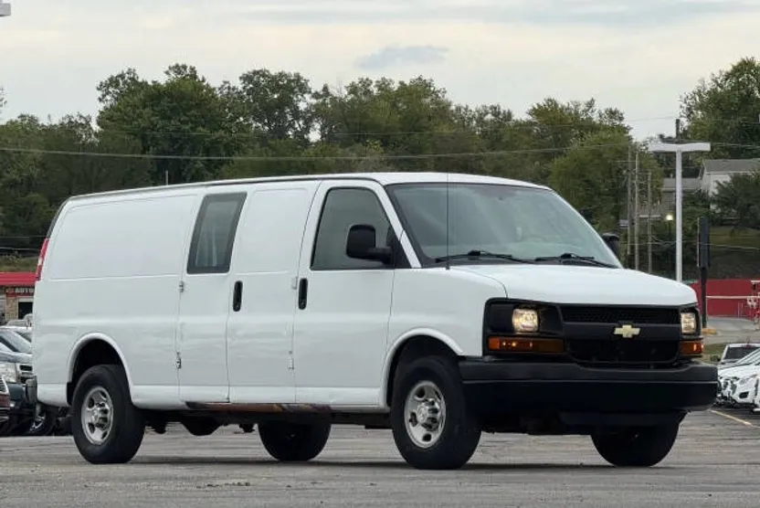 2016 Chevrolet Express 2500 Cargo photo 1