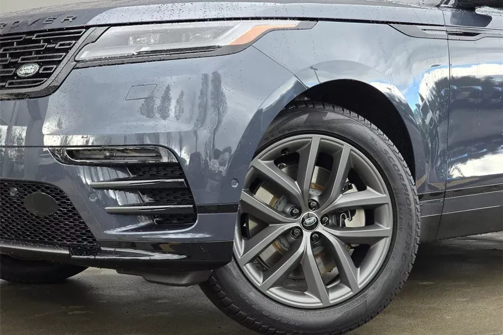 2026 Land Rover Range Rover Velar SE photo 1