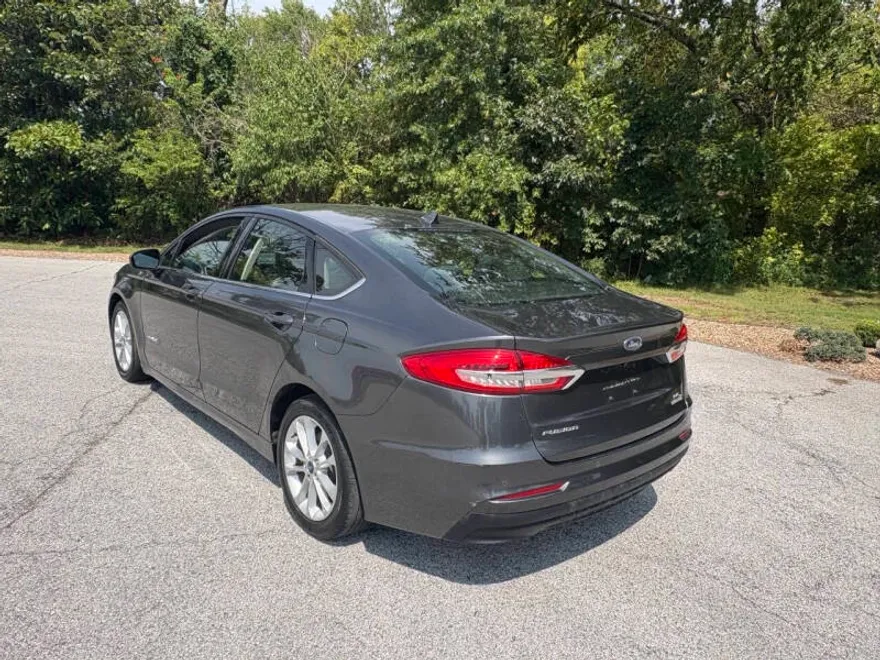 2019 Ford Fusion Hybrid SE photo 1