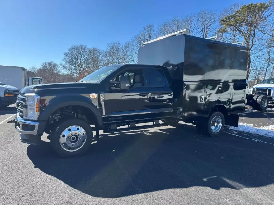 2024 Ford F-550 photo 1