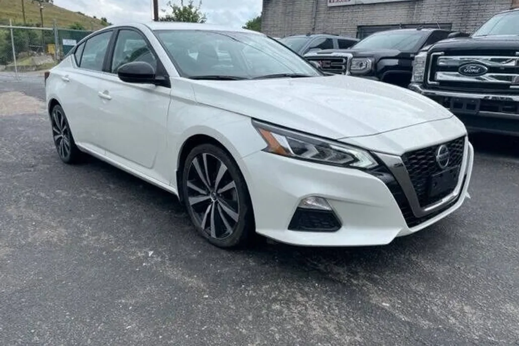 2020 Nissan Altima 2.5 SR photo 1