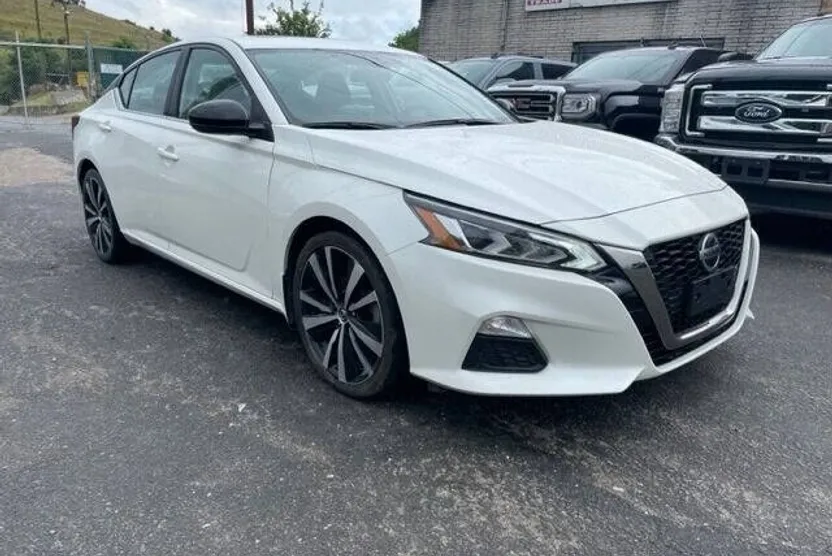 2020 Nissan Altima 2.5 SR photo 1