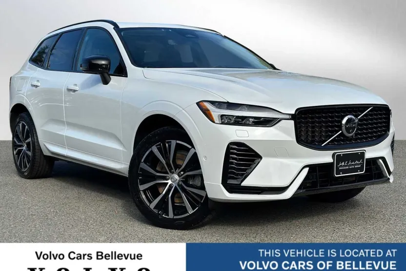 2023 Volvo XC60 Recharge Hybrid Plus photo 1