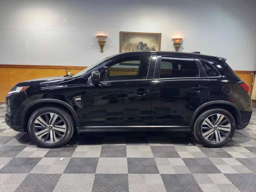 2022 Mitsubishi Outlander Sport ES photo 1