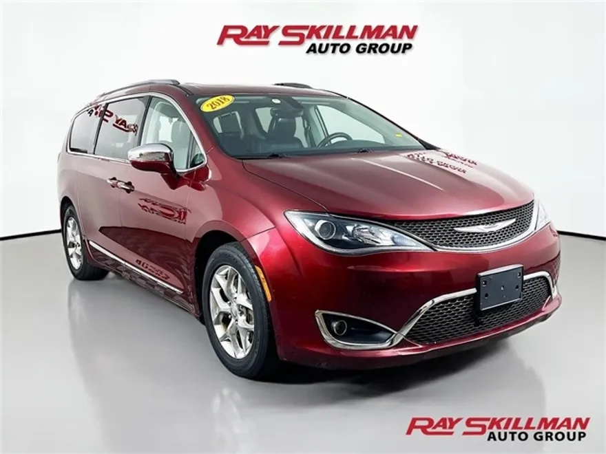 2018 Chrysler Pacifica Limited photo 1