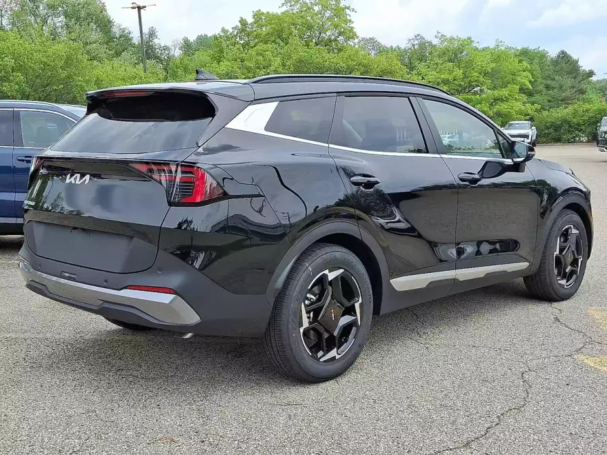 2026 Kia Sportage EX photo 1