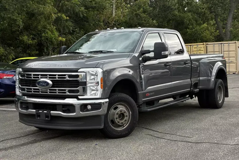 2024 Ford F-350 XLT photo 1