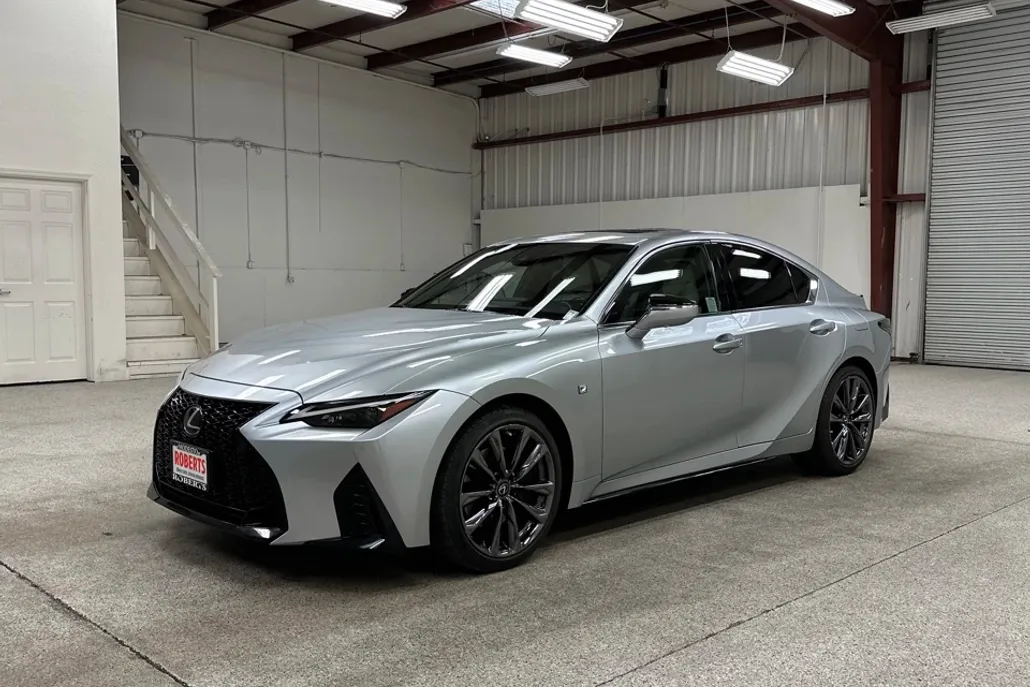 2022 Lexus IS 350 F SPORT photo 1