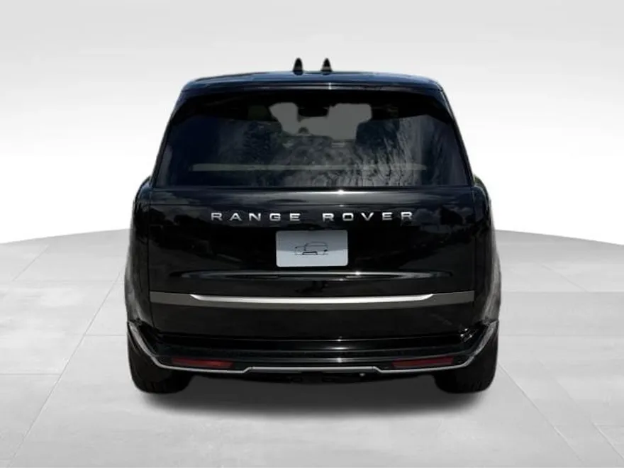 2025 Land Rover Range Rover SE photo 1