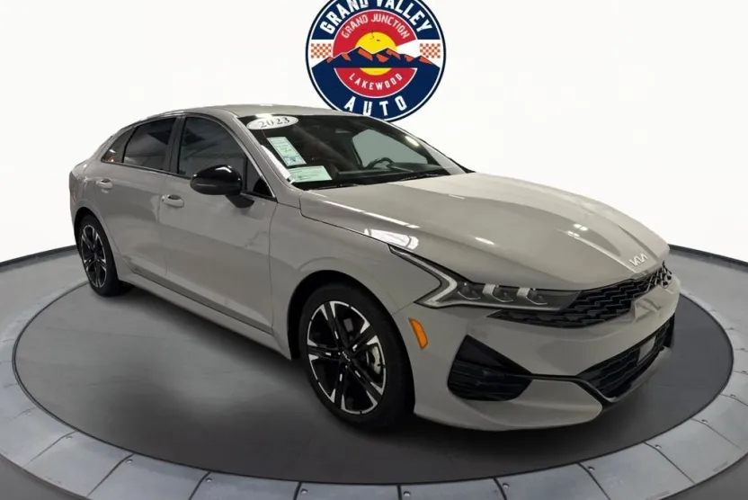 2023 Kia K5 GT-Line photo 1