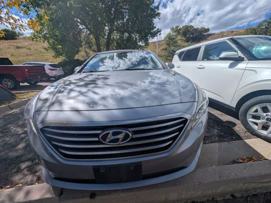 2015 Hyundai Sonata SE photo 1
